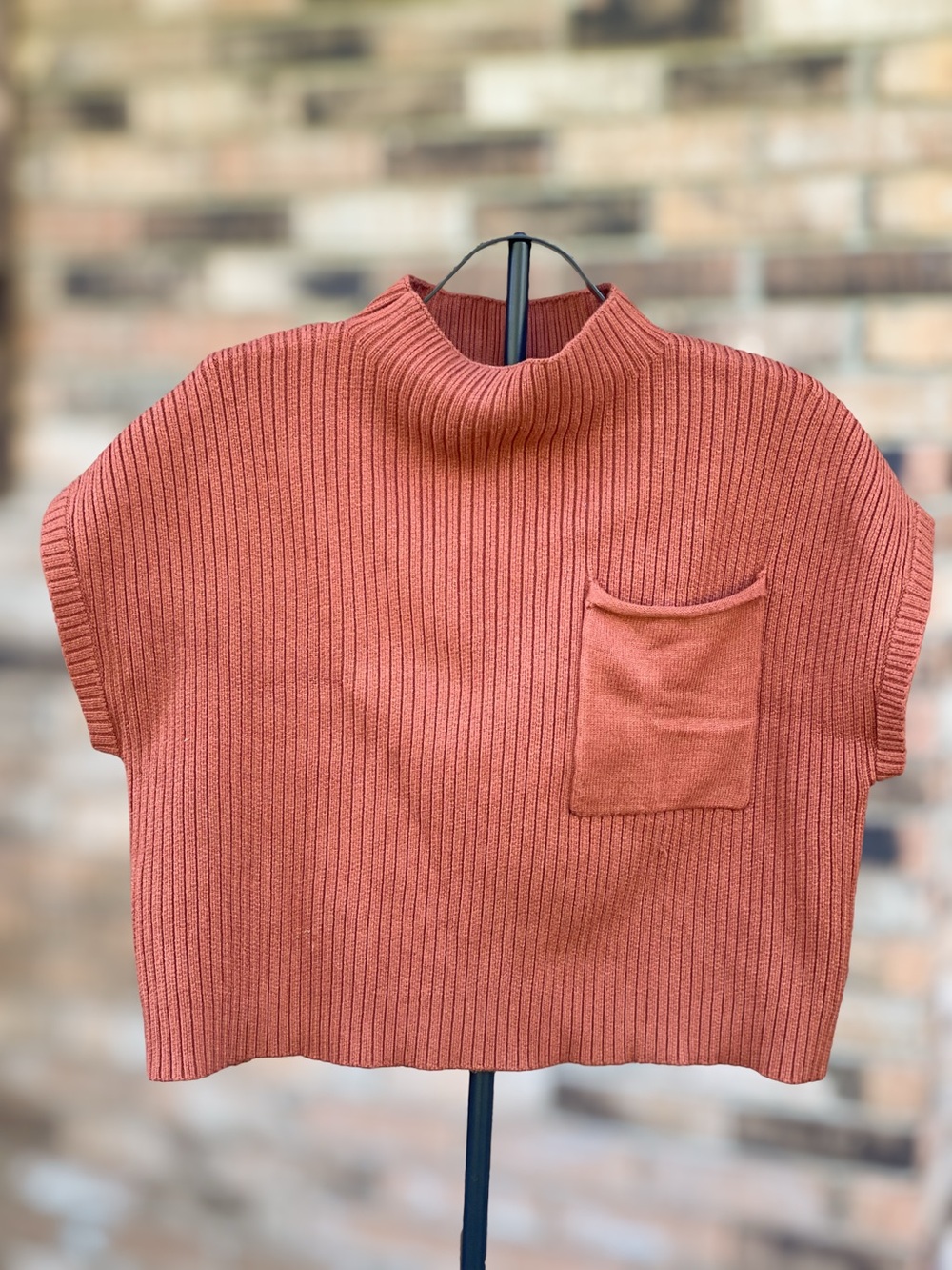 Entro Size Large Rust Ribbed Knit Mock Neck Sweater Vest Pocket Fall Boho